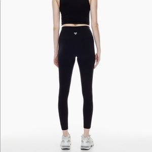TnaBUTTER™ Cheeky Hi-Rise Legging